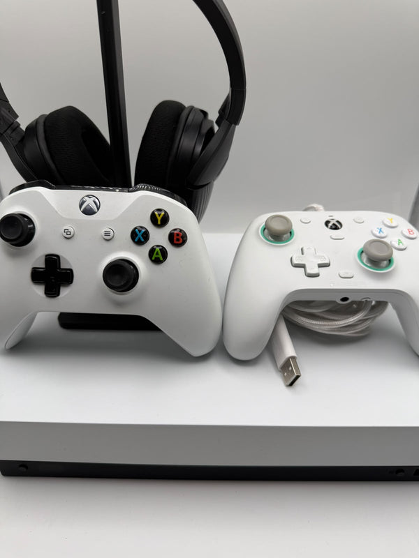 Microsoft Xbox One X 1TB White, Grade B