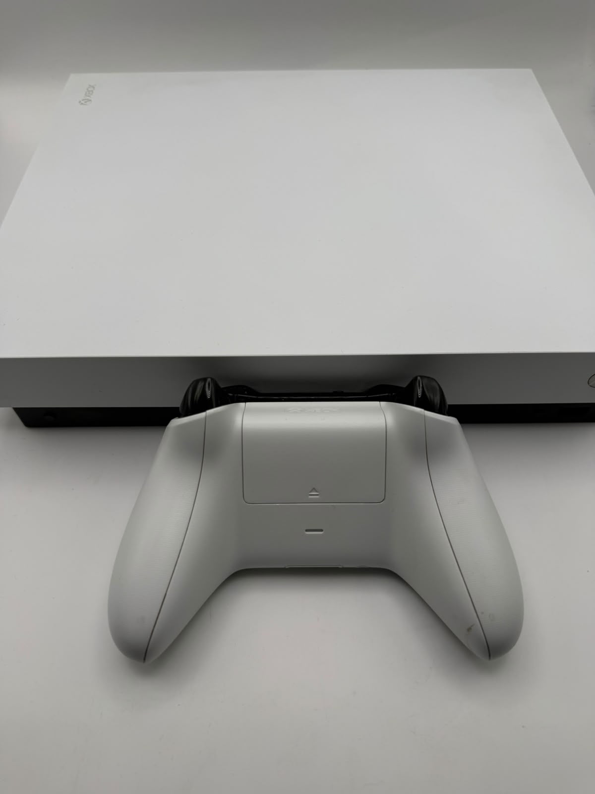 Microsoft Xbox One X 1TB White, Grade B