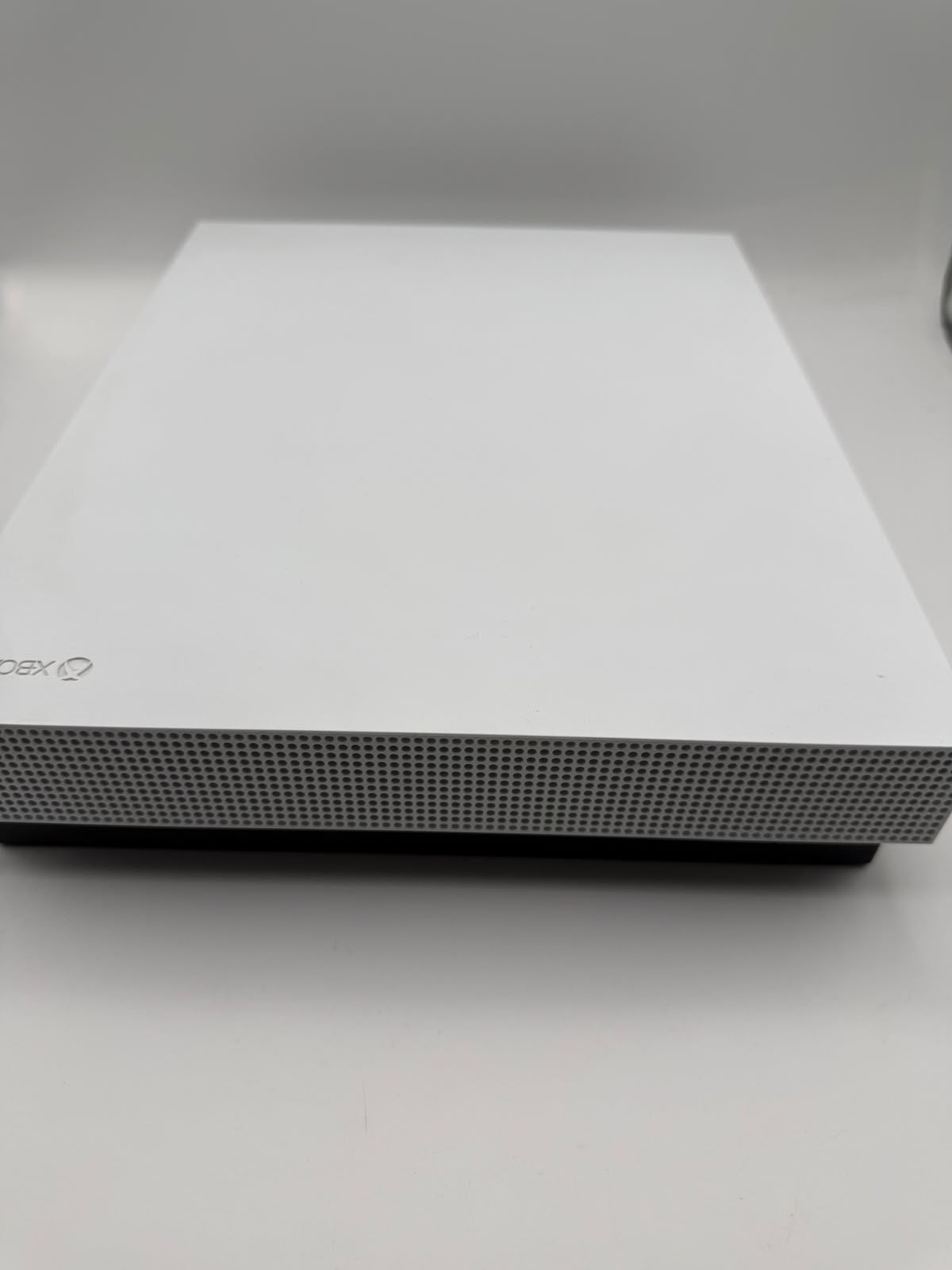Microsoft Xbox One X 1TB White, Grade B