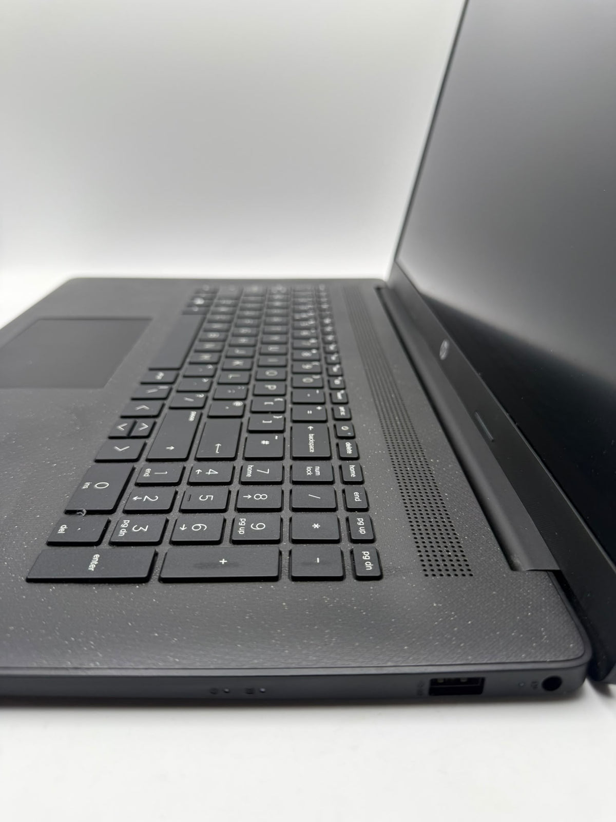 Hp 17 CN Laptop 128GB SSD, Grade B.