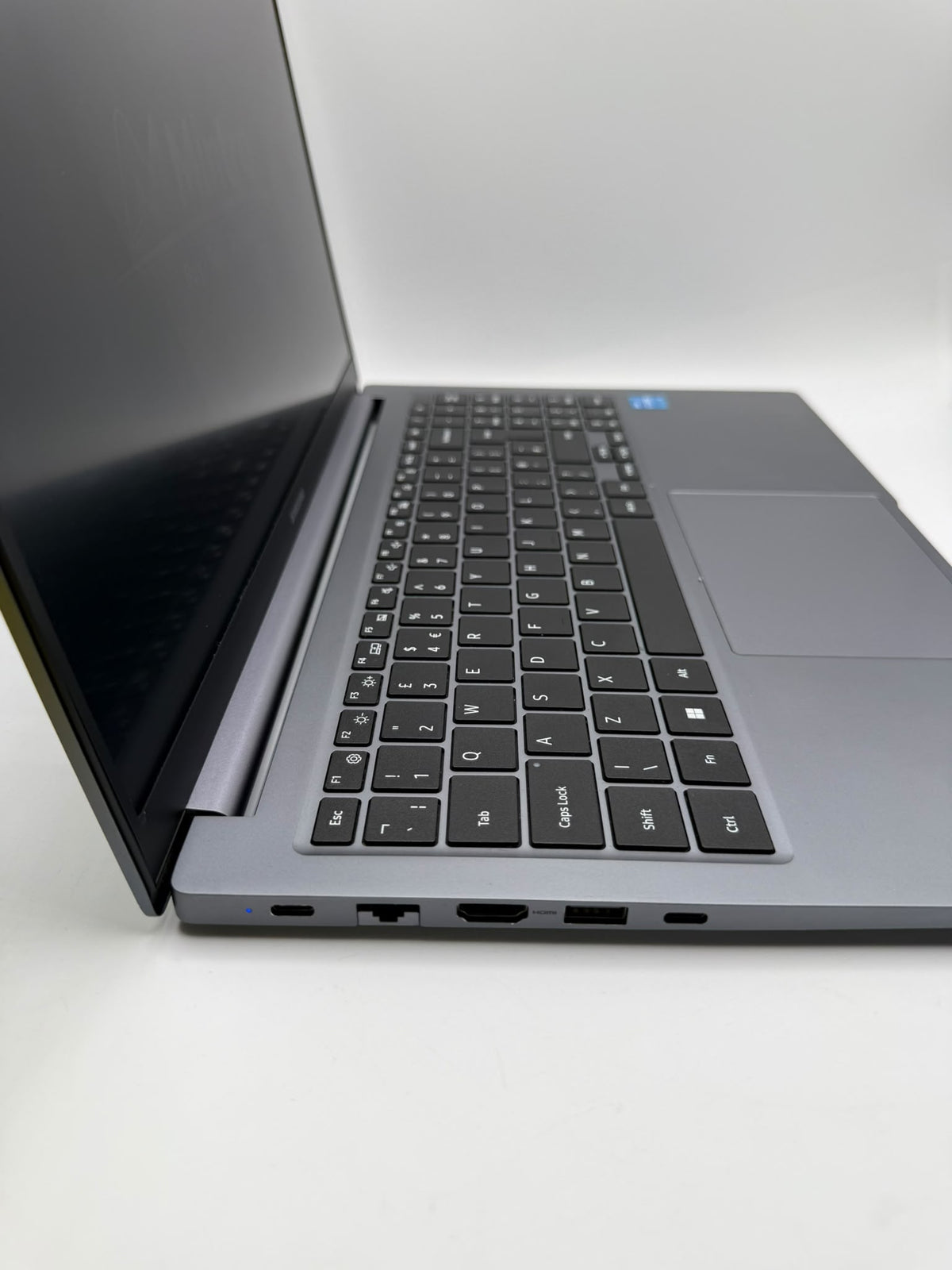 Samsung Book 4 13th Gen 250GB, Grade B.