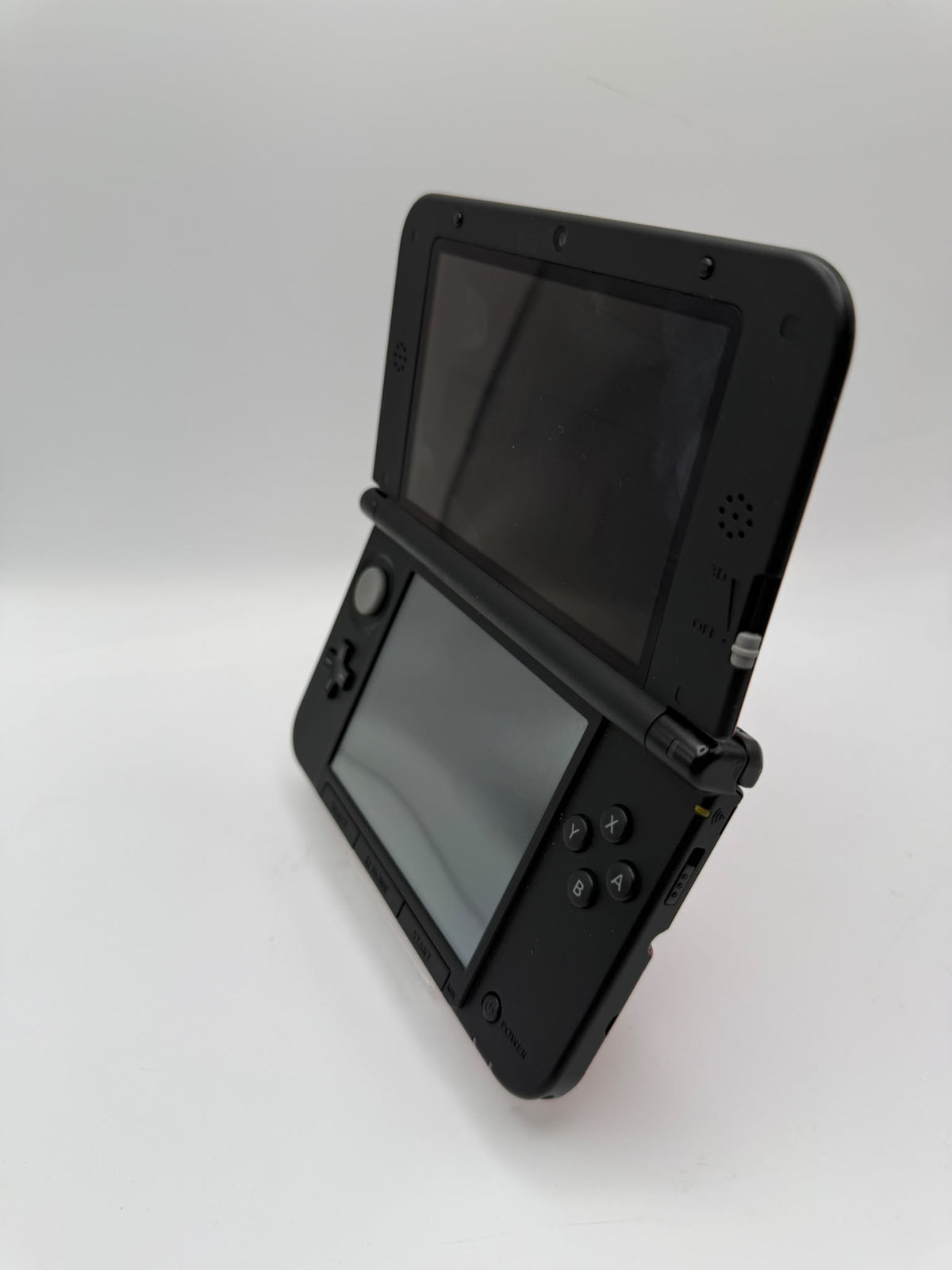 Nintendo 3DS XL 2GB Black and Red, Grade B