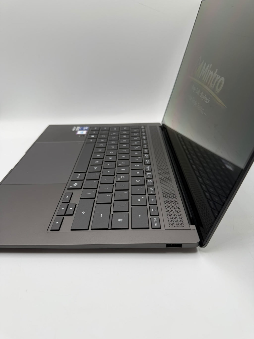 Asus Zenbook 1TB, Grade B.