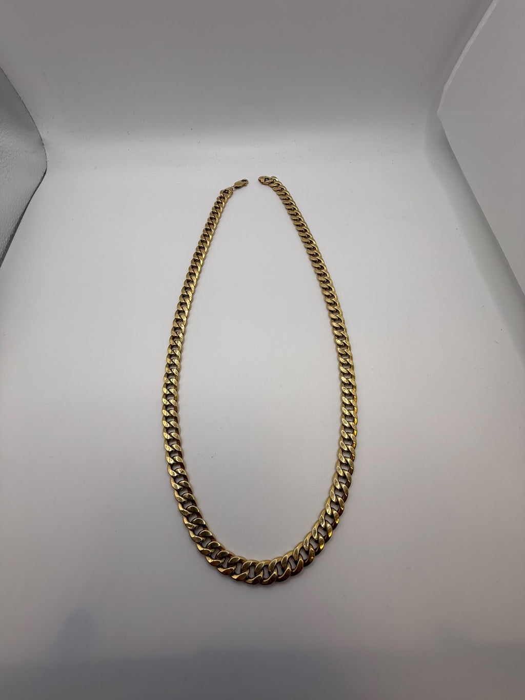18ct Gold Curb Chain, 24 inch, 30.09g