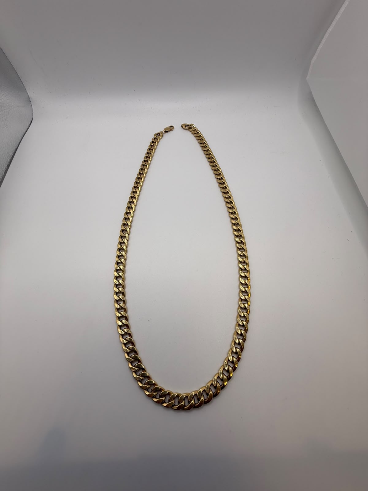 18ct Gold Curb Chain, 24 inch, 30.09g