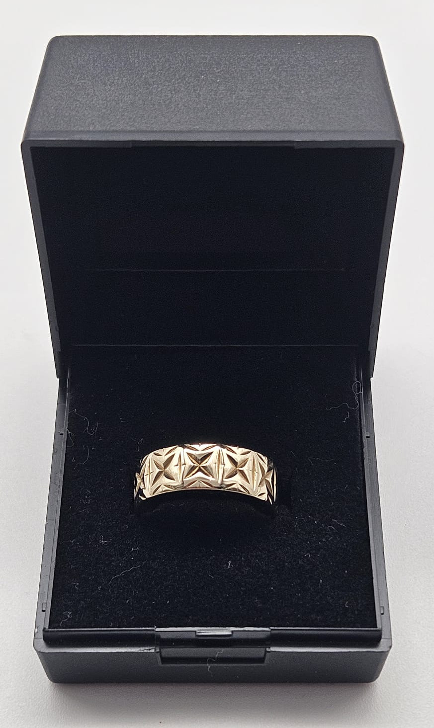 9ct Band Ring , Size M, 3.52g