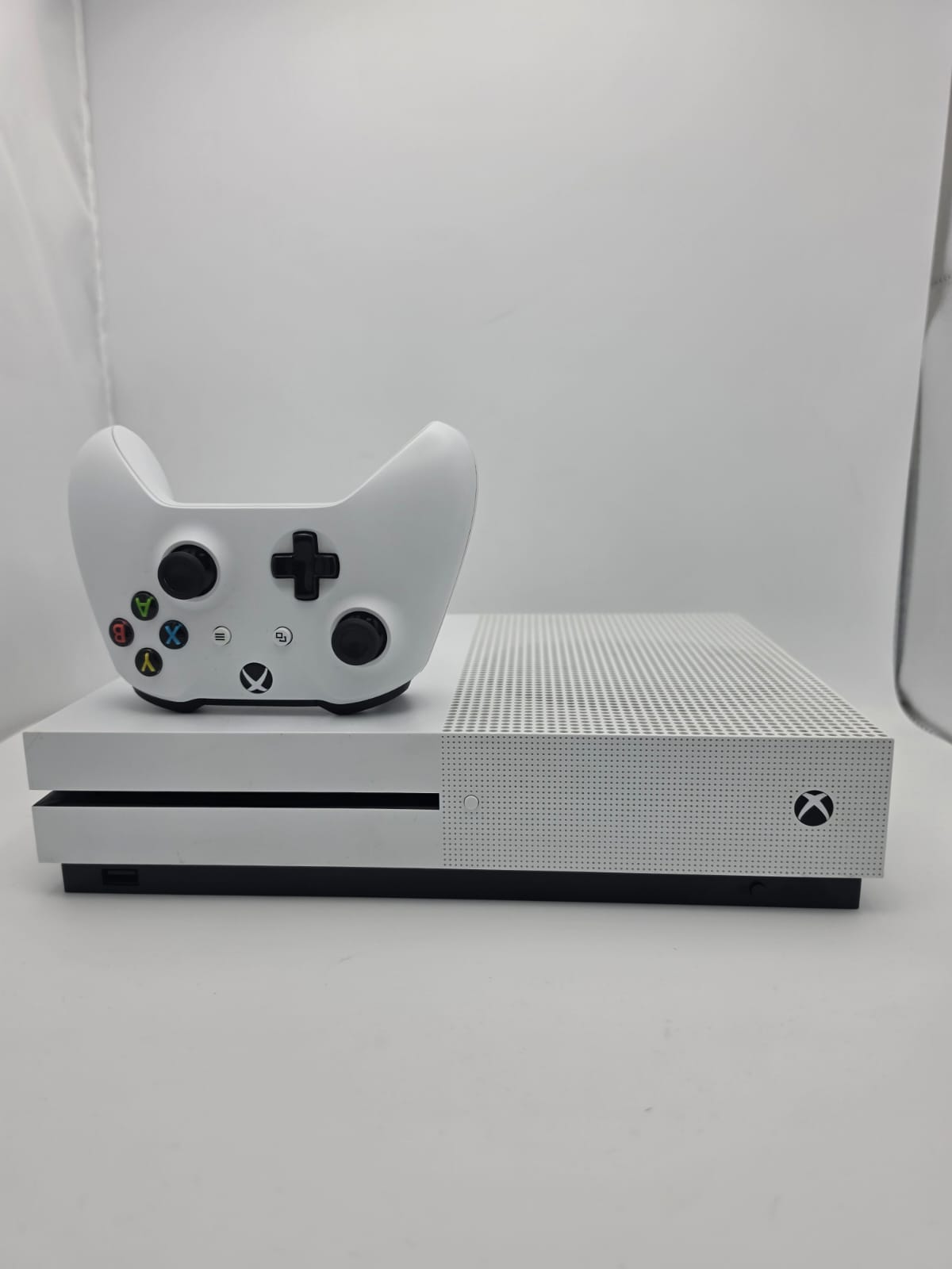Microsoft Xbox One S 1TB White, Grade B
