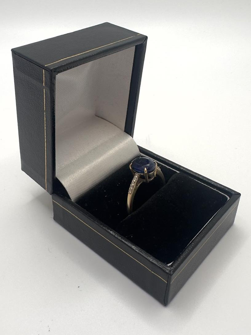 9ct Gold Ring, Blue Stone, 2.75g Size R