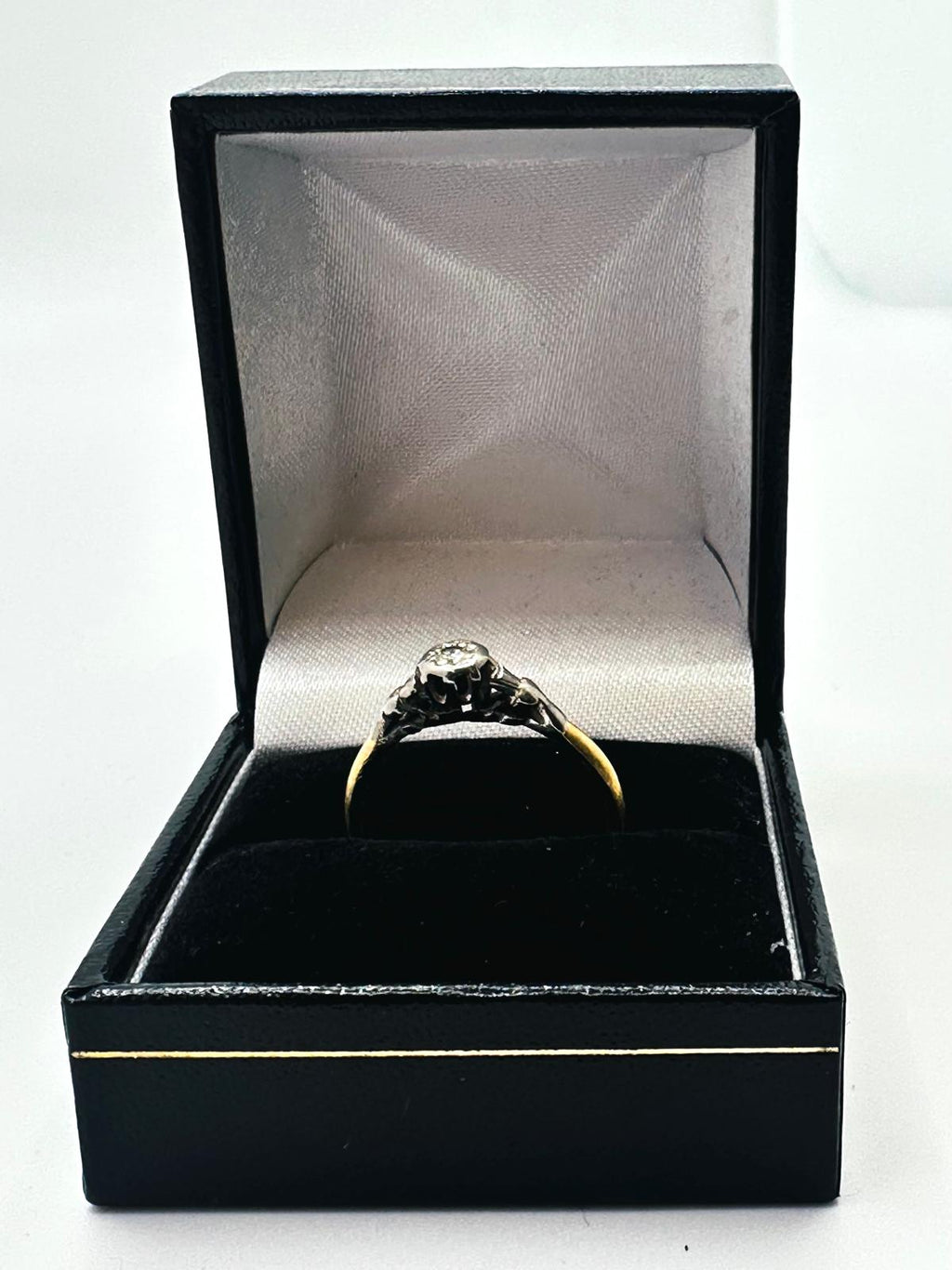 18ct, Gold Ring, With Stone, 1.76g, Size N