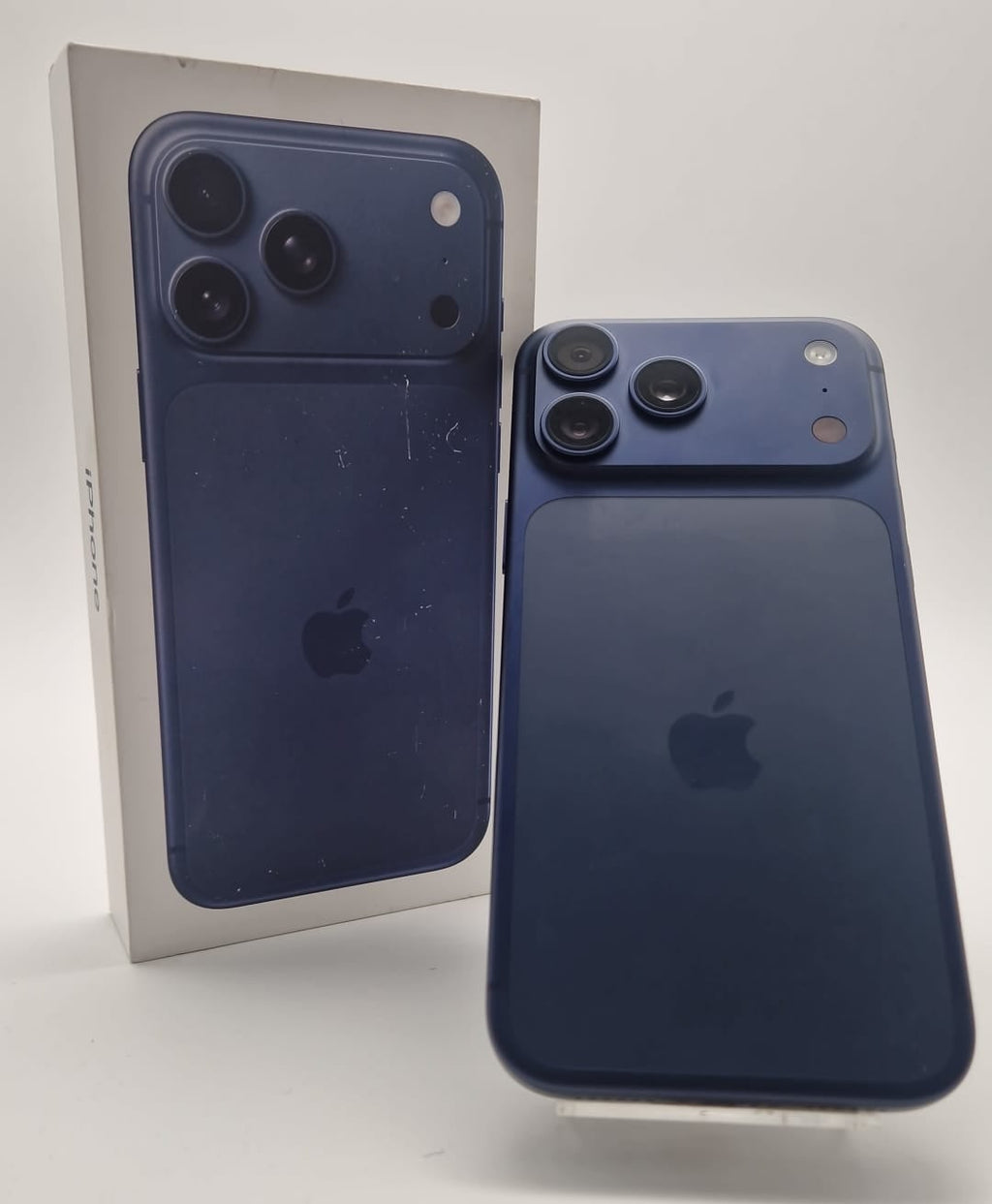 Apple iPhone 17 Pro Max 256gb Deep Blue, Grade A