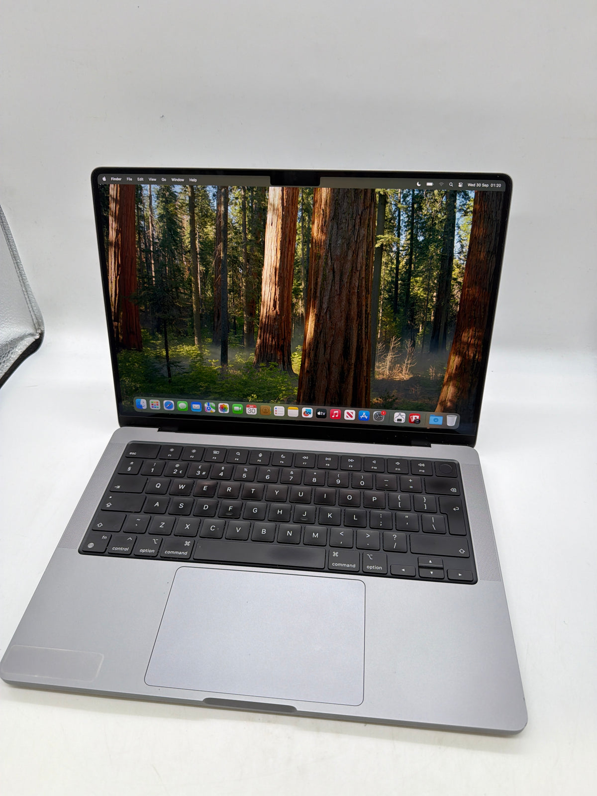 Apple MacBook Pro 14" M1 Pro 1TB Silver, Grade B