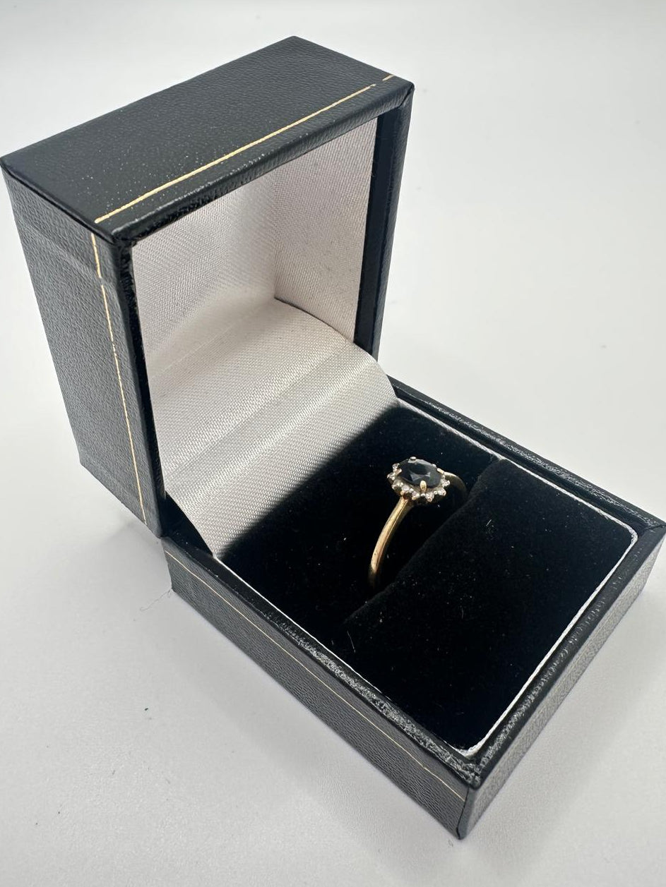 9ct, Gold Ring, Black Stone, Size P, 1.70g