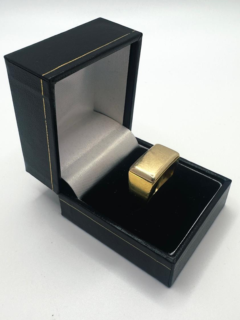 18ct, Gold Signet Ring, Size S 1/2, 13.66g