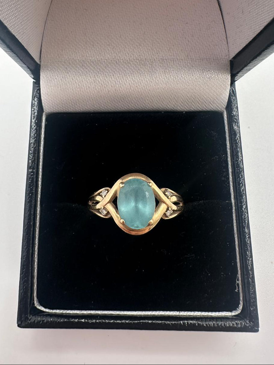 9ct Gold Ring with Light Blue Stone, Size O, 2.61g