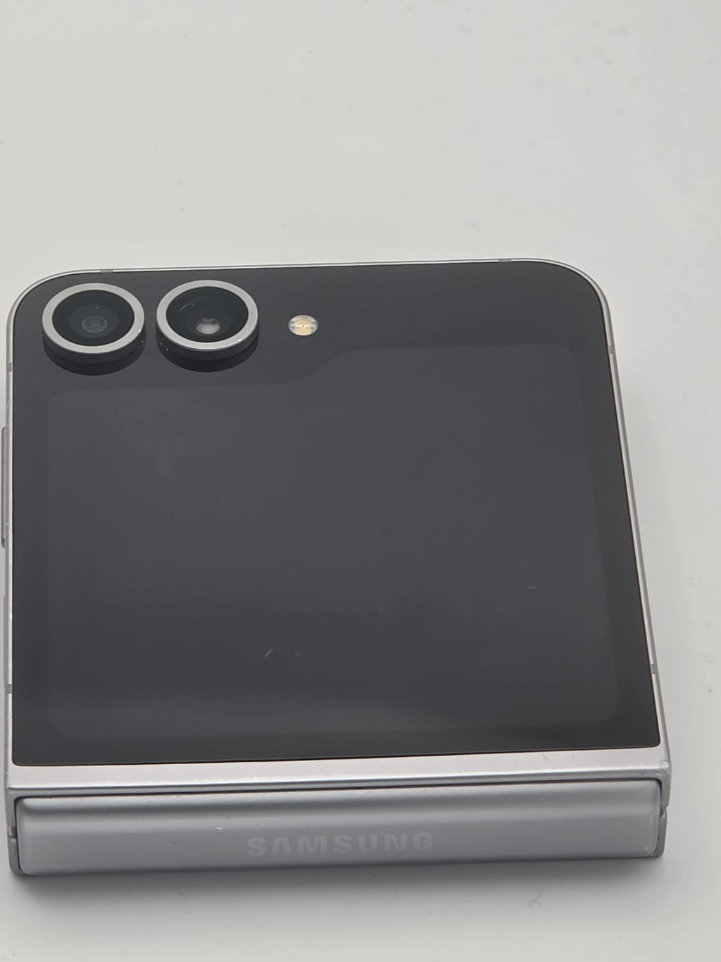 Samsung Galaxy Z Flip 6 256GB Silver Shadow, Grade B
