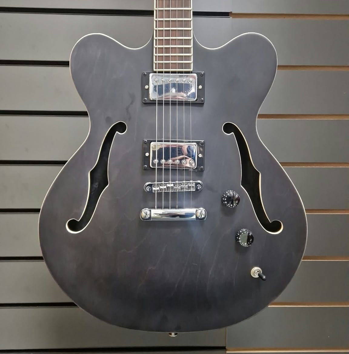 Hofner Verythin Black Stain Matt Electric Guitar, Grade B