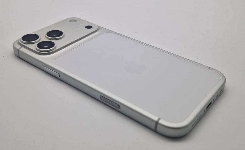 Apple iPhone 17 Pro Max 512gb White, Grade A