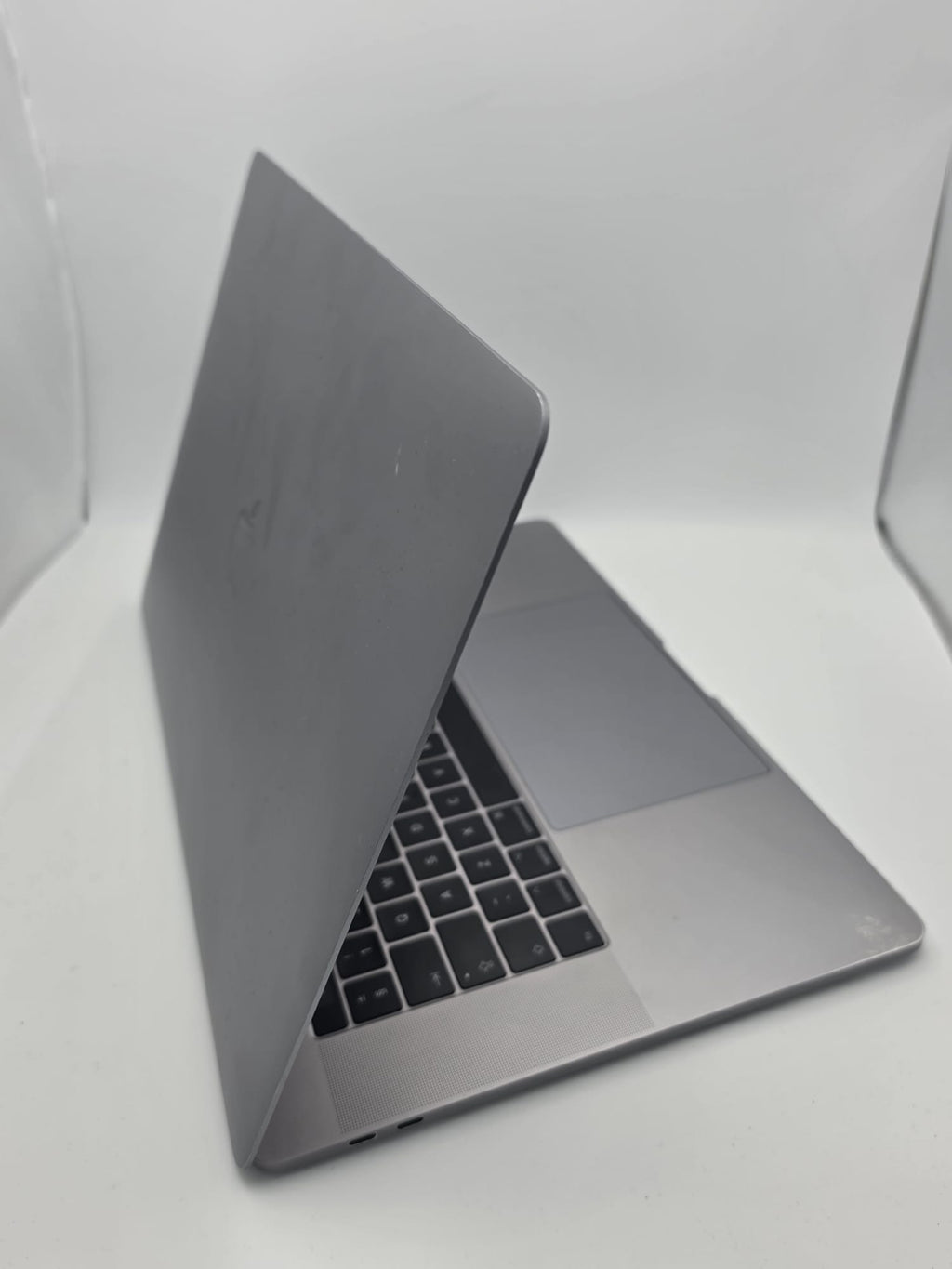 Macbook Pro 15" A1707 512GB, Silver, Grade C