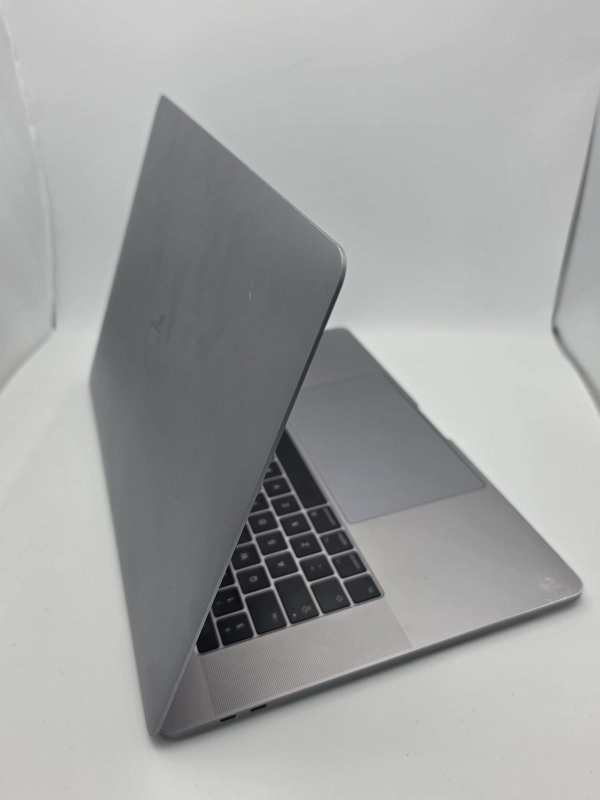 Macbook Pro 15" A1707 512GB, Silver, Grade C