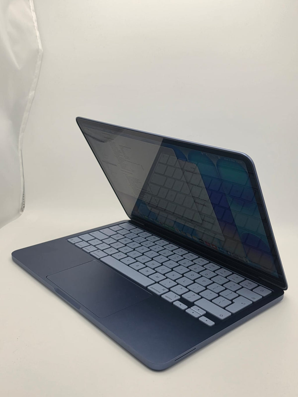MacBook Neo A18 Chip 256GB, Blue, Grade A