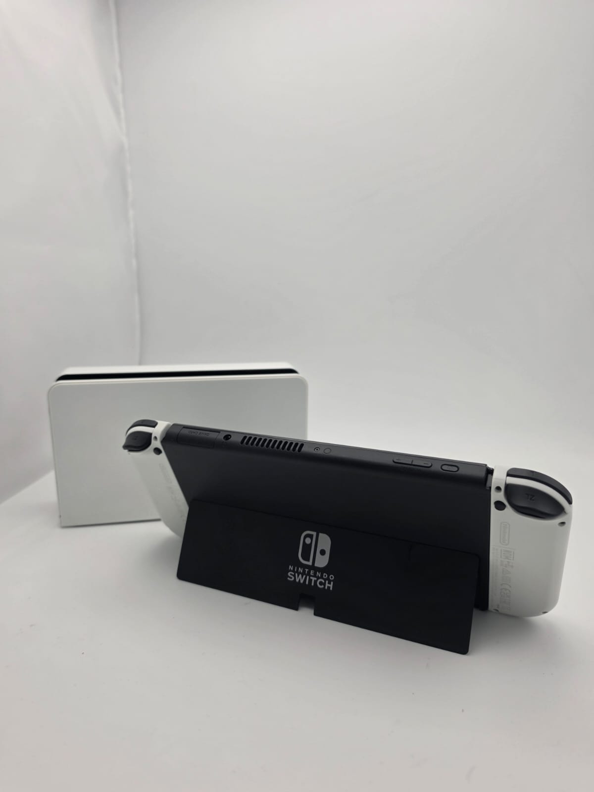 Nintendo Switch OLED 64GB White, Grade B