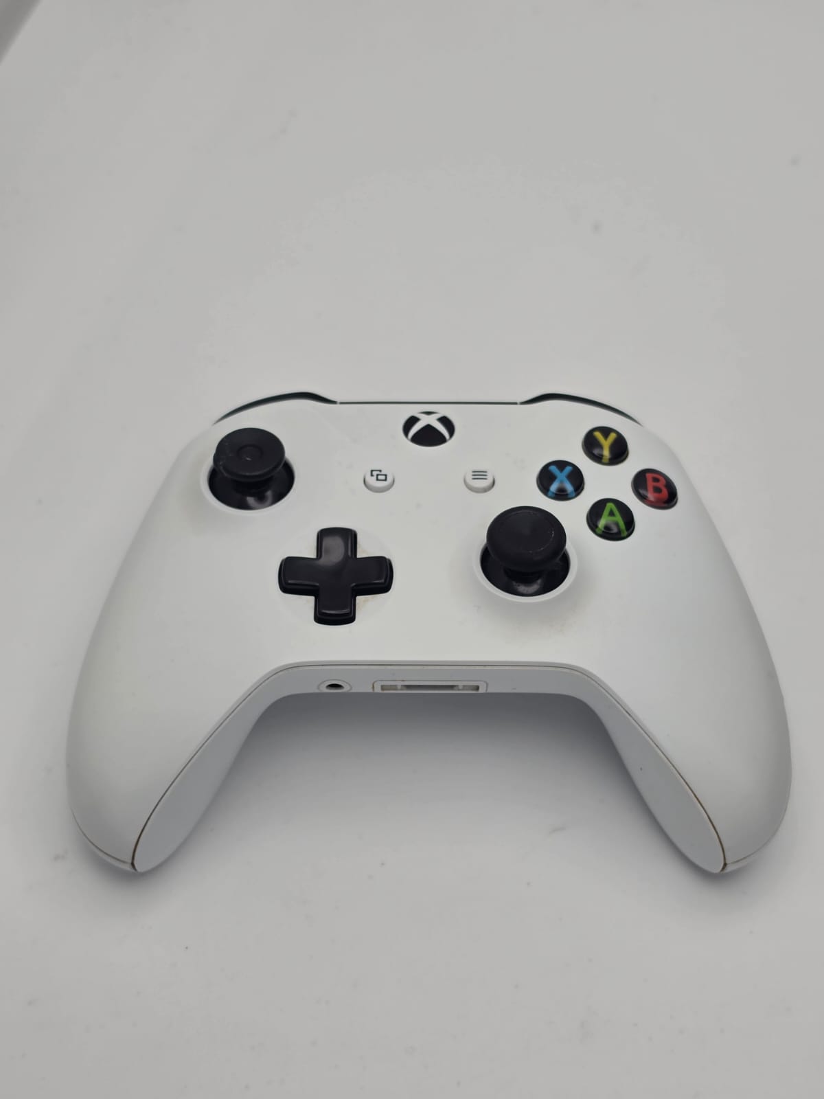 Microsoft Xbox One S 1TB White, Grade B