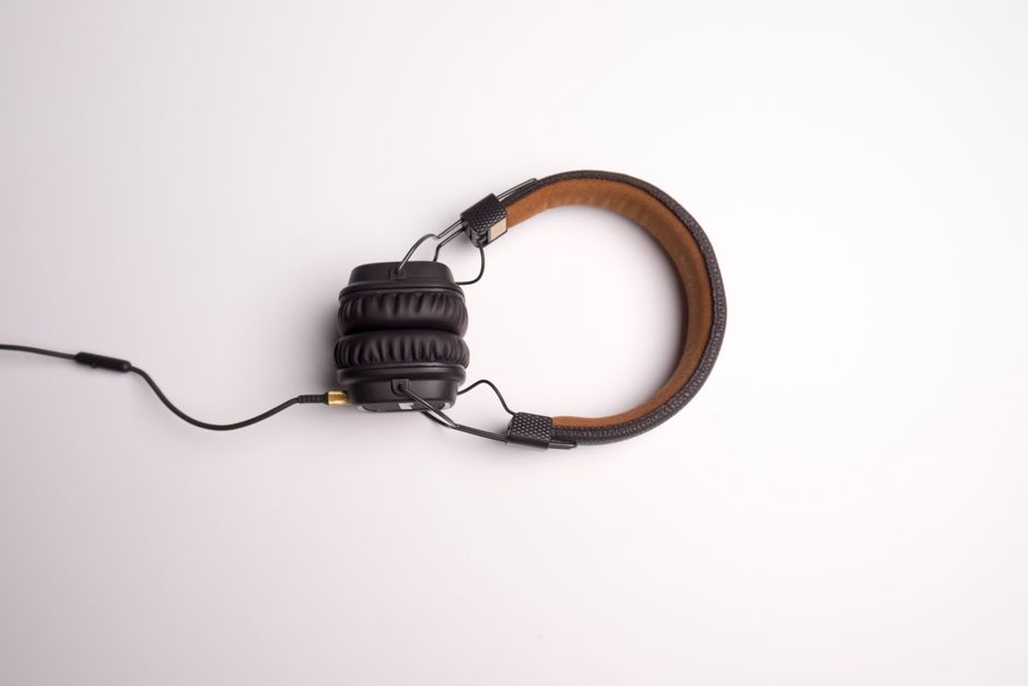 Audio — stock photo by Aleksandar Spasojevic via Pexels (https://www.pexels.com/photo/headphone-headphones-listening-music-music-210927/)