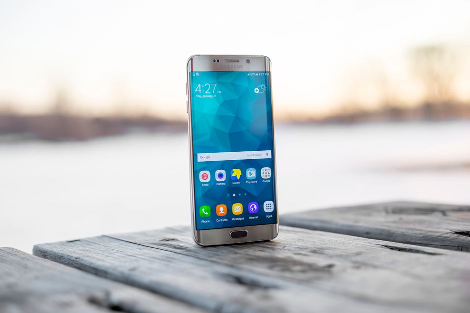 Samsung — stock photo by MOHI SYED via Pexels (https://www.pexels.com/photo/silver-samsung-smartphone-47261/)