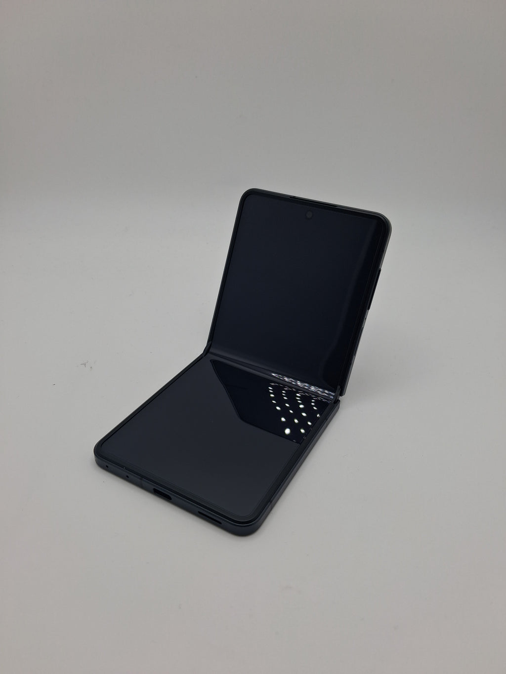 Samsung Galaxy Z flip8, 256GB, Graphite, Grade a
