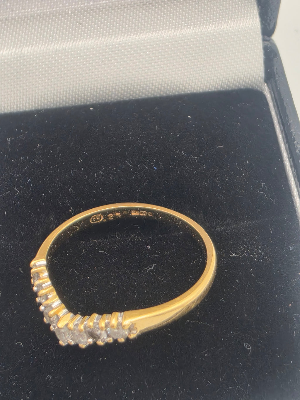 18ct Gold Chevron Ring, Size K, 1.6G