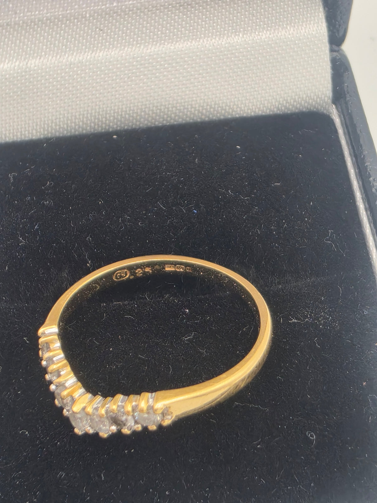 18ct Gold Chevron Ring, Size K, 1.6G