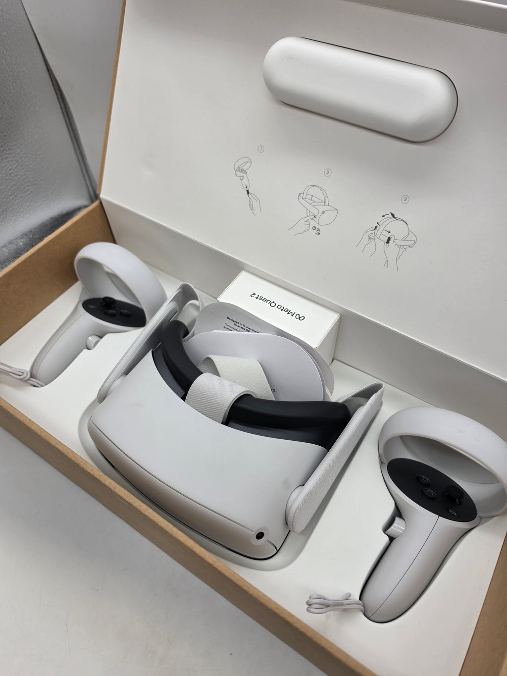 Meta Quest 2 VR Console 128GB White, Grade B