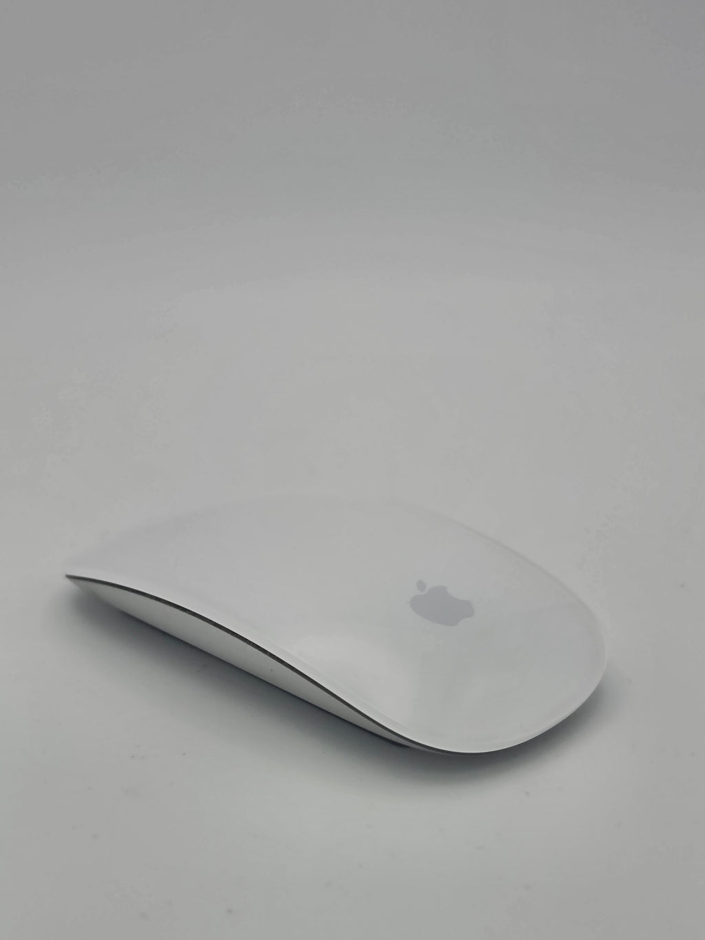Apple Magic Mouse 1st Gen, White, Grade B