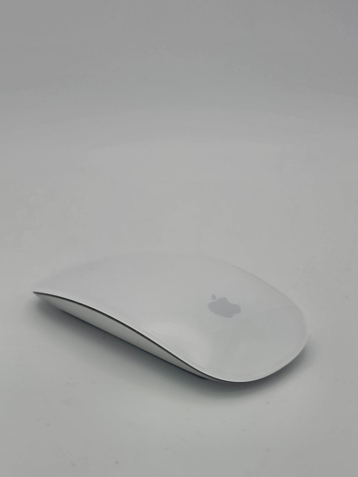 Apple Magic Mouse 1st Gen, White, Grade B