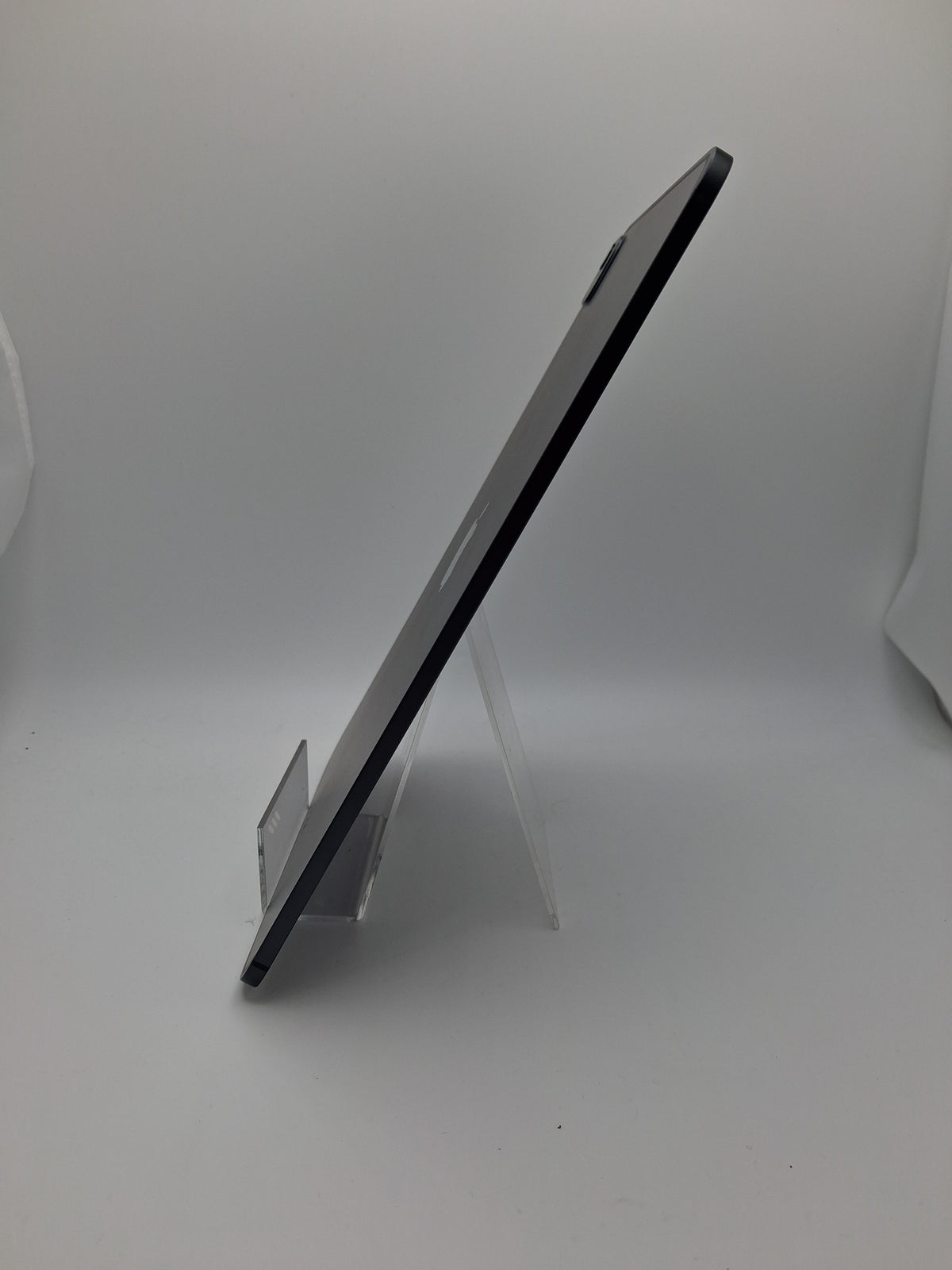 Apple Ipad Pro 11-inch (M5 wifi & Sim) 256GB, Space Black, Grade A