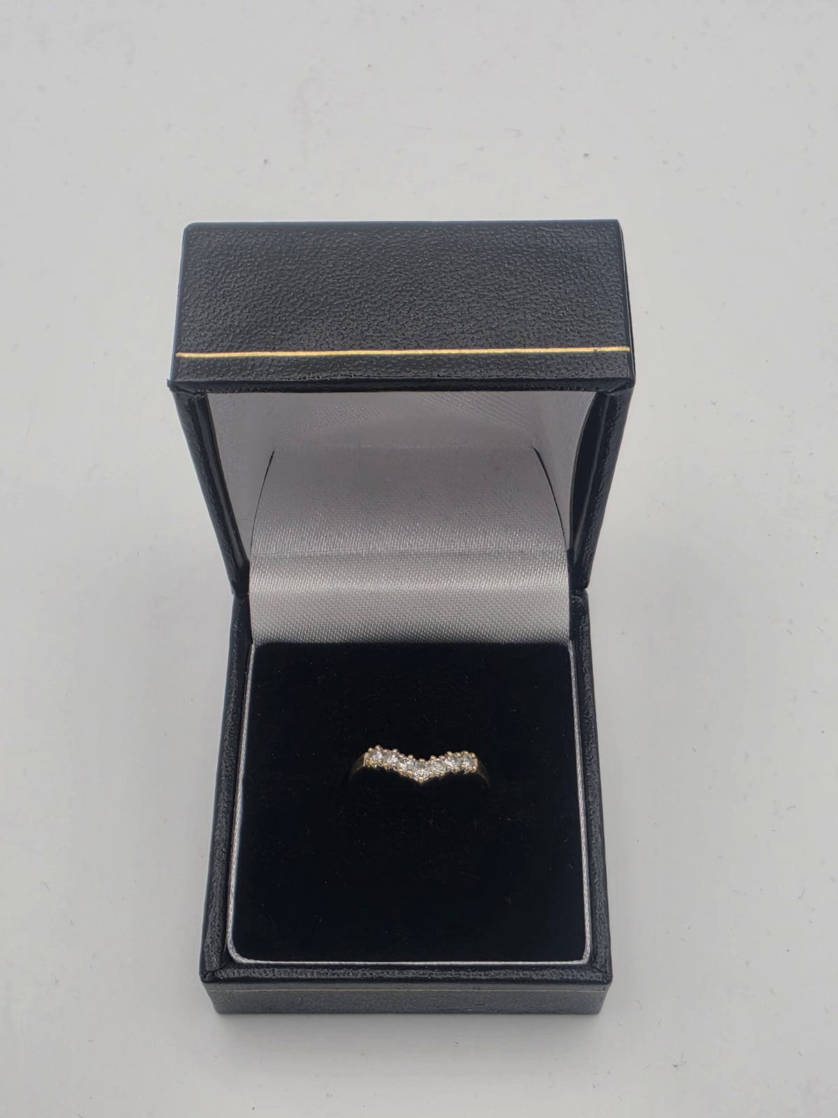 18ct Gold Chevron Ring, Size K, 1.6G