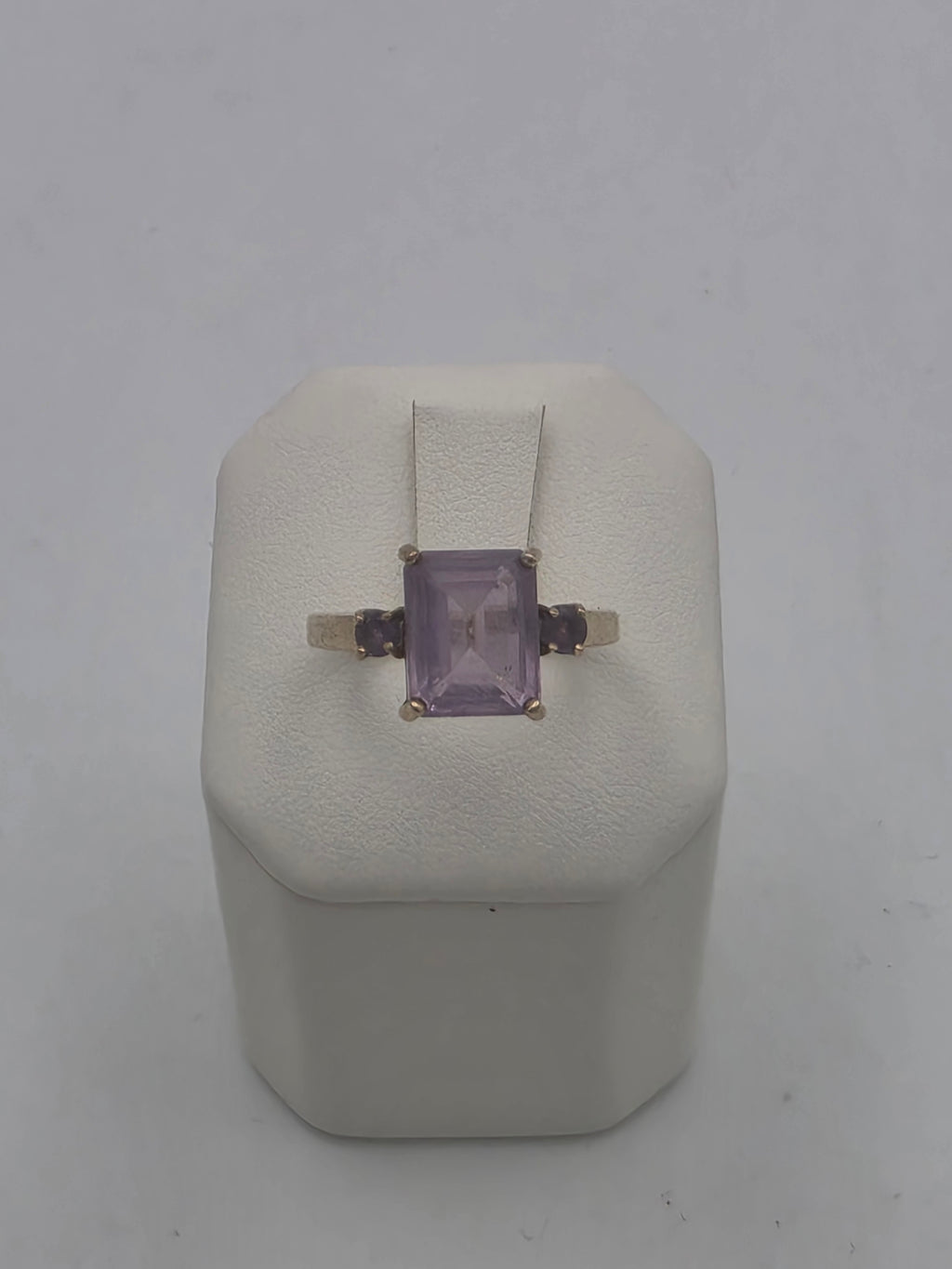 9ct Gold Three Stone Ring, Size O, 3.74G