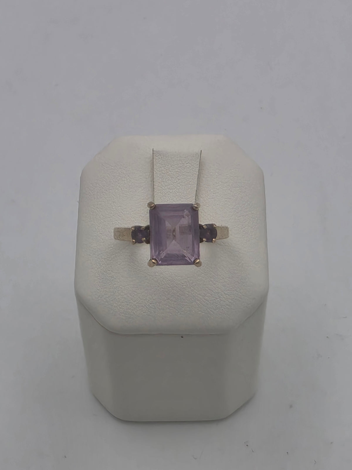 9ct Gold Three Stone Ring, Size O, 3.74G