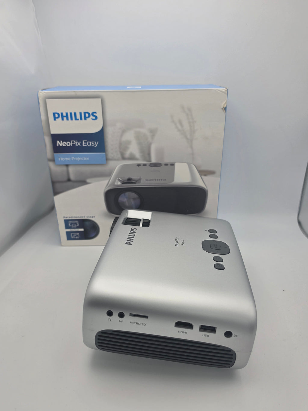 Phillips NeoPix Easy Home Projector, Grade A