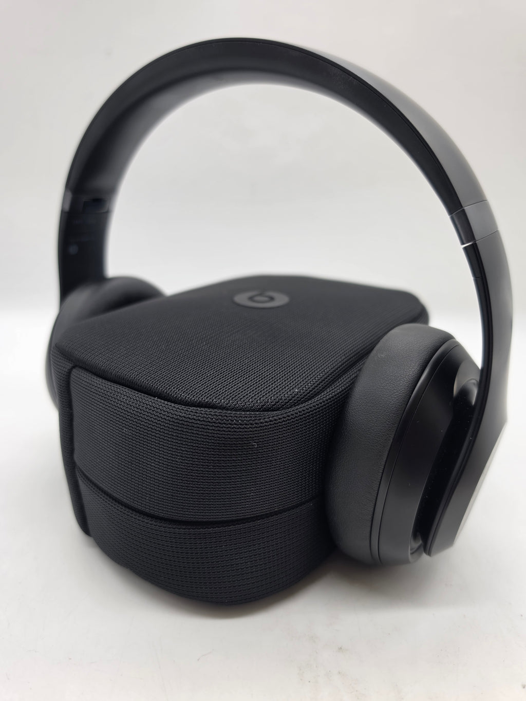 Beats Studio Pro Headphones Black, Grade B