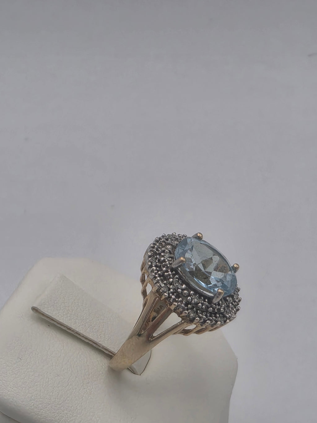 9ct Gold Cluster Ring, Size O, 3.68G