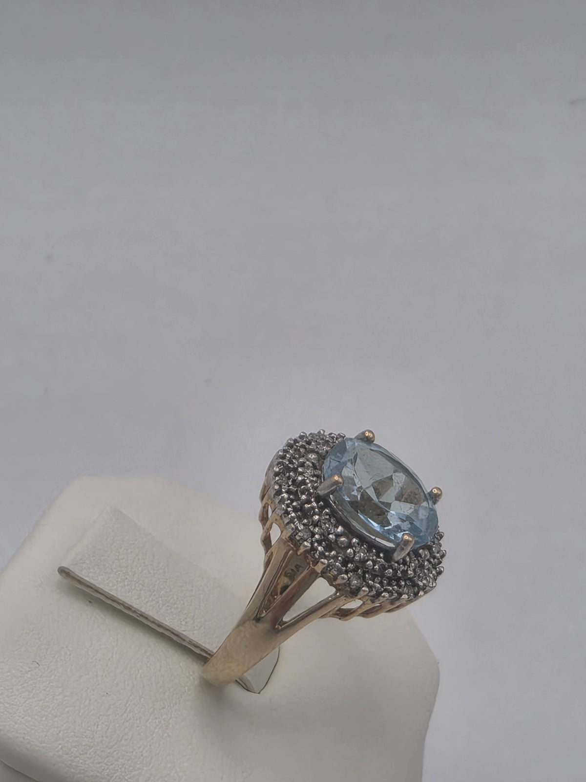 9ct Gold Cluster Ring, Size O, 3.68G