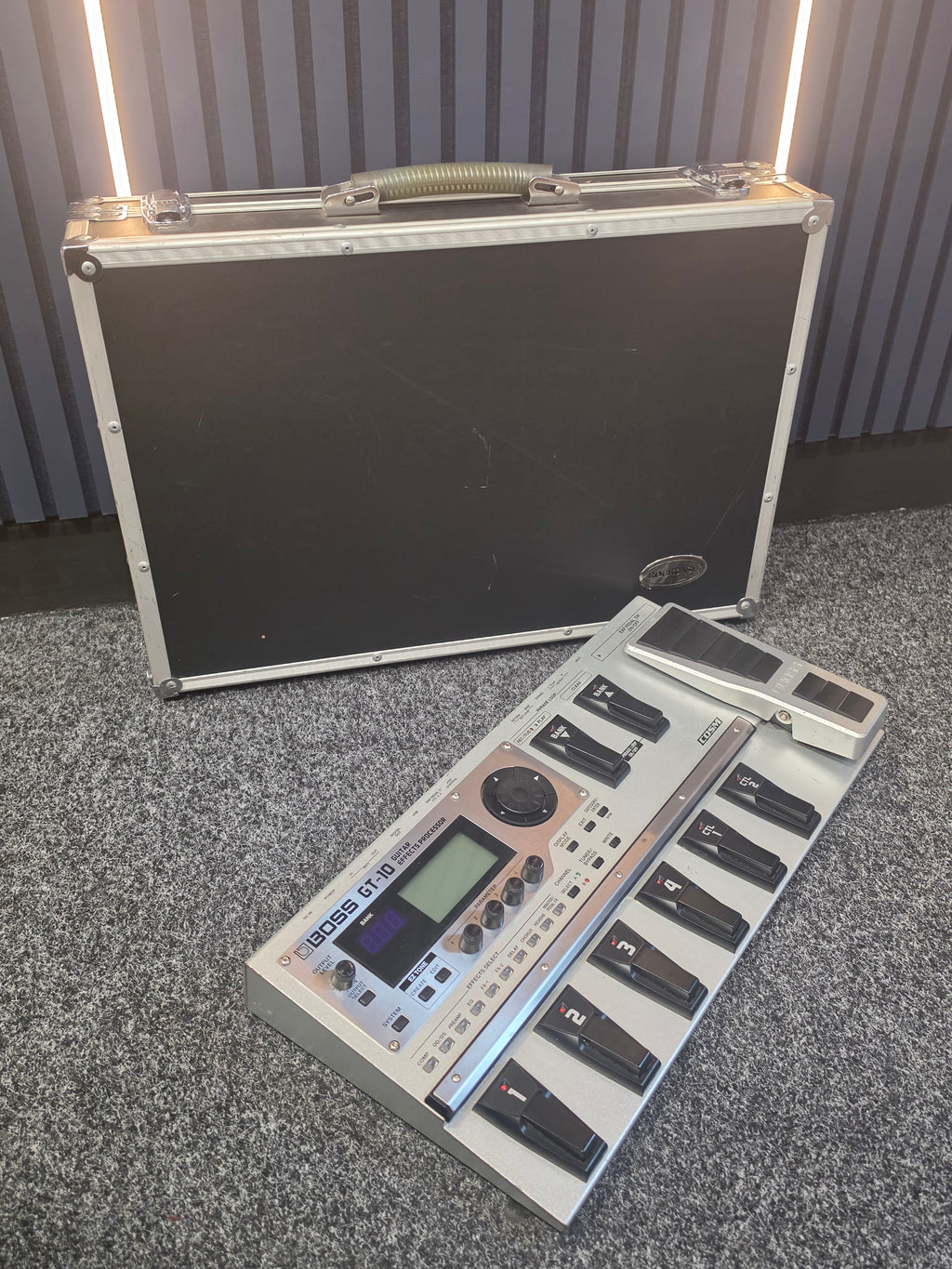 Boss GT-10 Guitar Effects Processor, Silver, Grade C