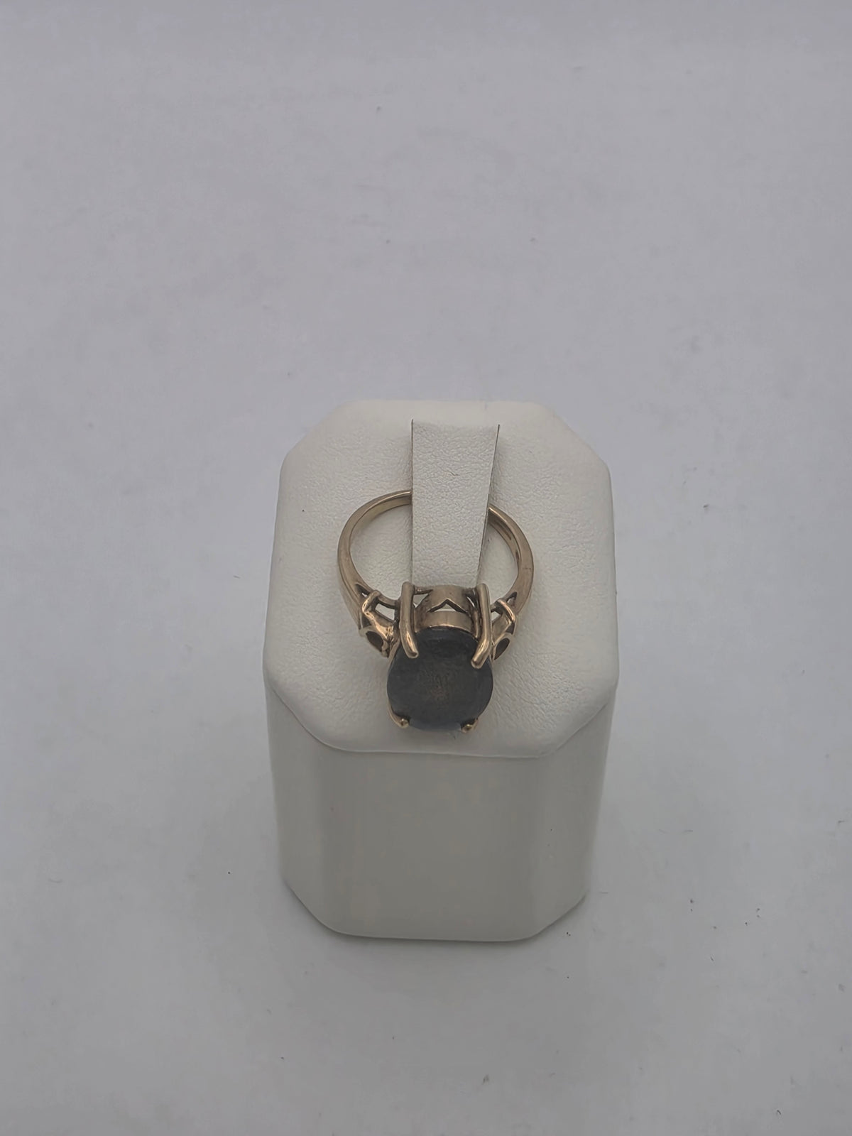 9ct Gold Cockatail Ring, Size O, 4.55G
