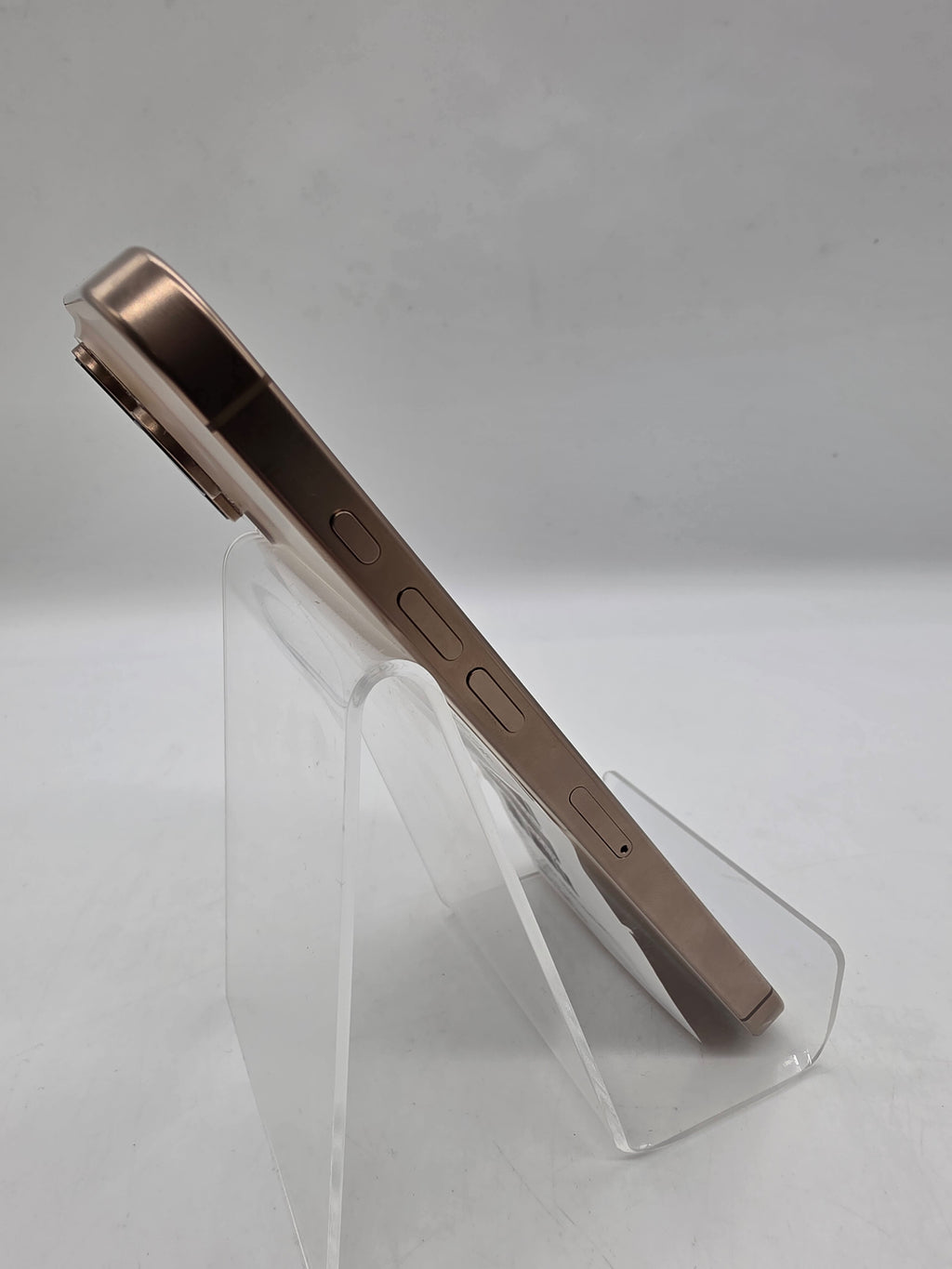 Apple iPhone 16 Pro Max 256GB Desert Titanium, Grade B
