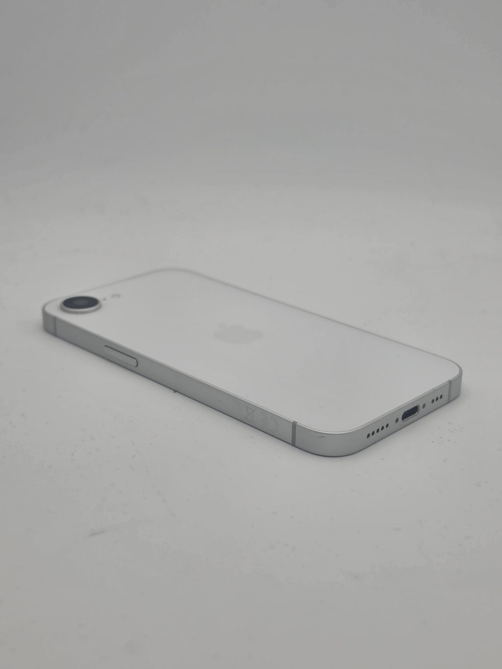 Apple iPhone 16e 128GB White, Grade B