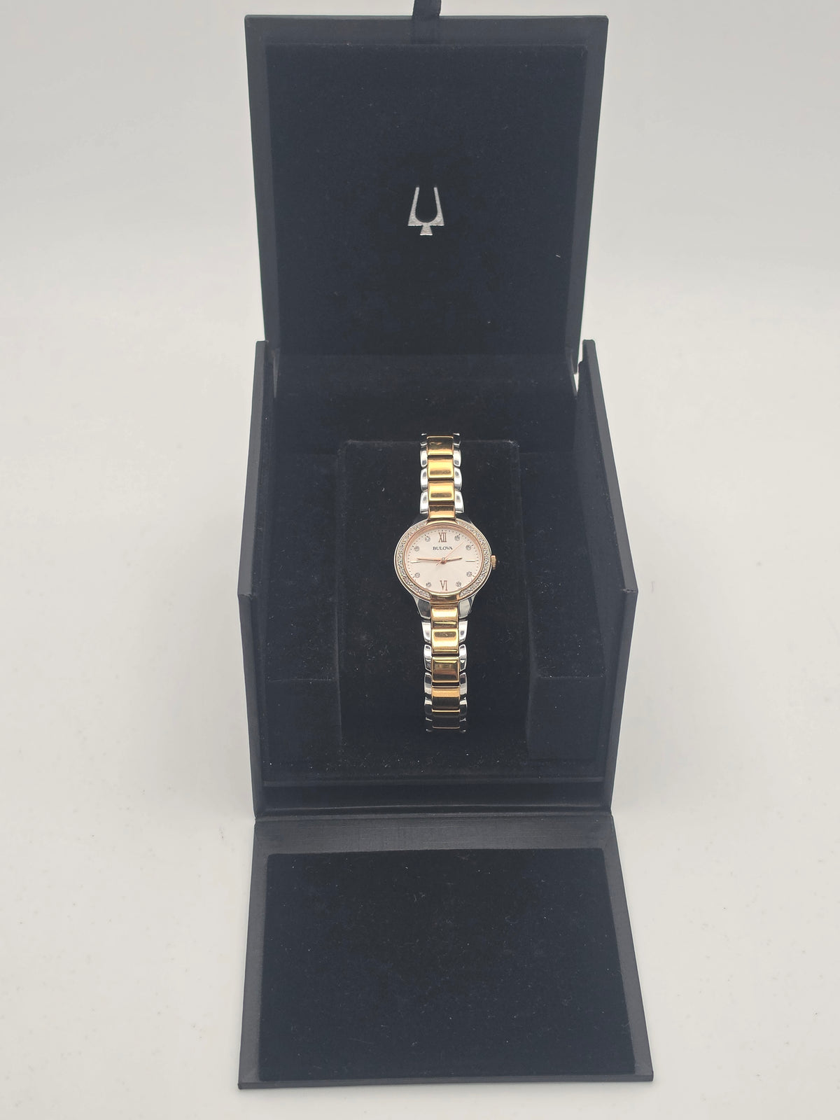 Bulova Womens Classic Sutton Diamonds (Model 98R272), Silver, Grade A