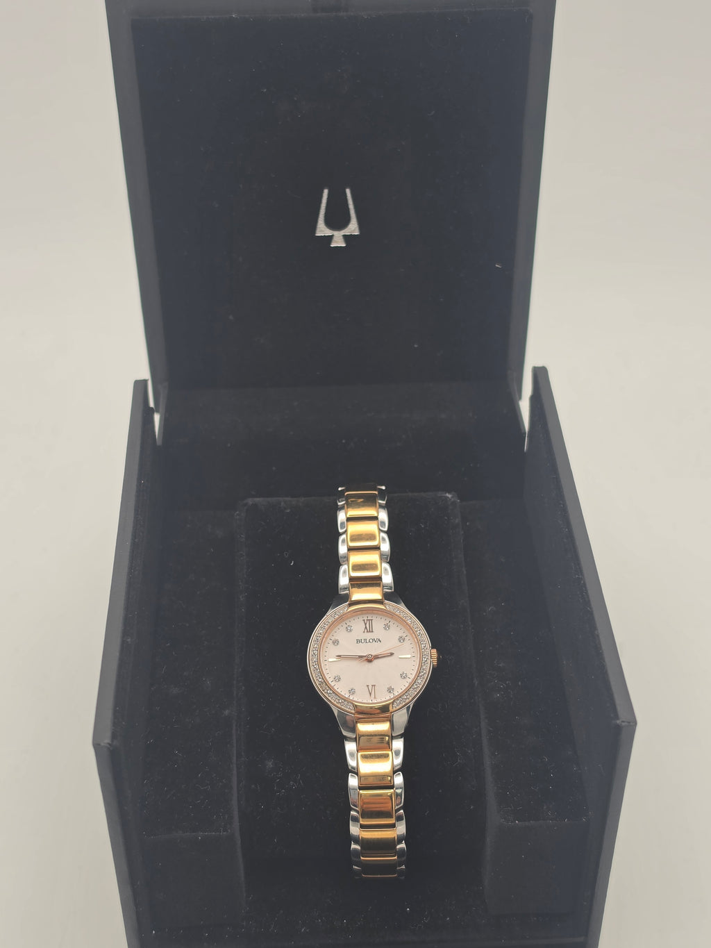 Bulova Womens Classic Sutton Diamonds (Model 98R272), Silver, Grade A