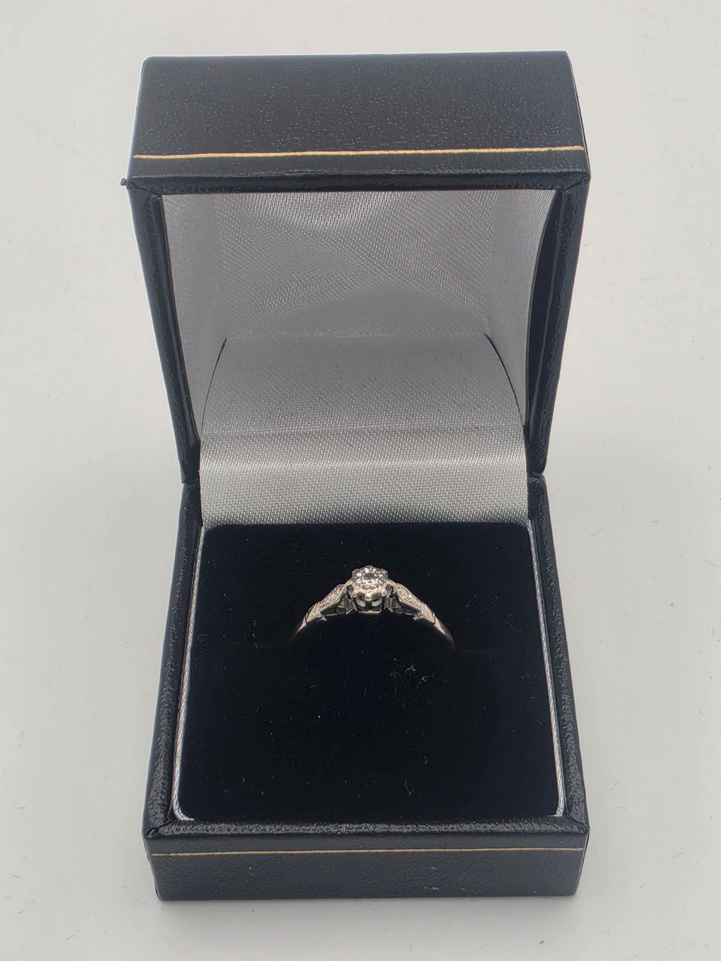 18ct Gold and Platinum Engagement Ring, Size P, 2.3G