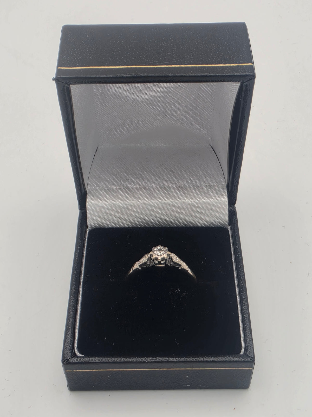 18ct Gold and Platinum Engagement Ring, Size P, 2.3G